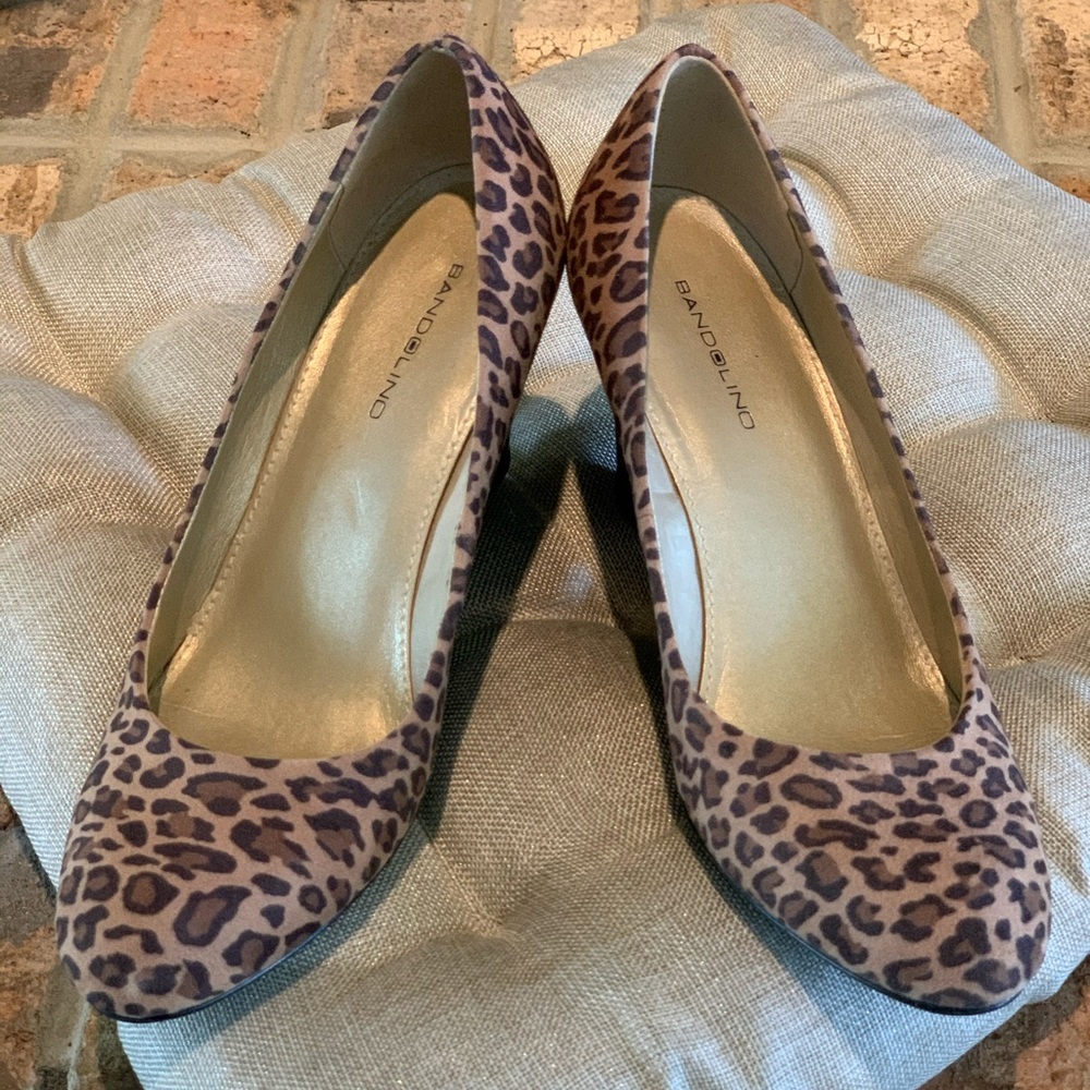 Bandolino animal print wedge shoes